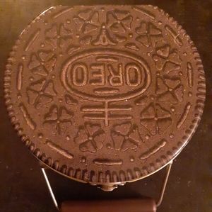 GORGEOUS OREO 6" lunch Box with Handle.